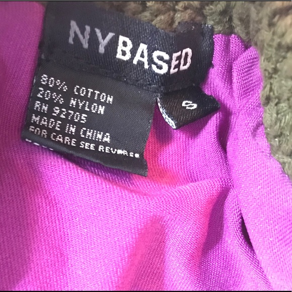 NY Based knitted Skirt - Picture 3 of 4